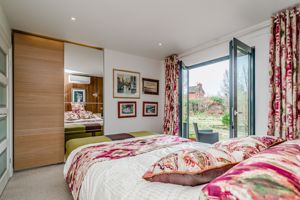 Photo 32- click for photo gallery